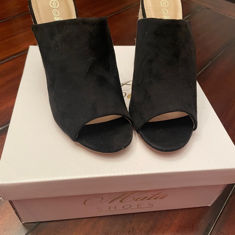 Black Slip-On High Heels - Picture 2 of 5